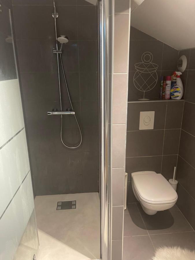 Beau Appartement Calme A Partager マルセイユ エクステリア 写真